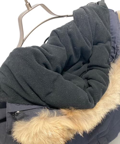 CANADA GOOSE（カナダグース）CANADA GOOSE (カナダグース) ダウンコート ネイビー サイズ:Ｓの古着・服飾アイテム
