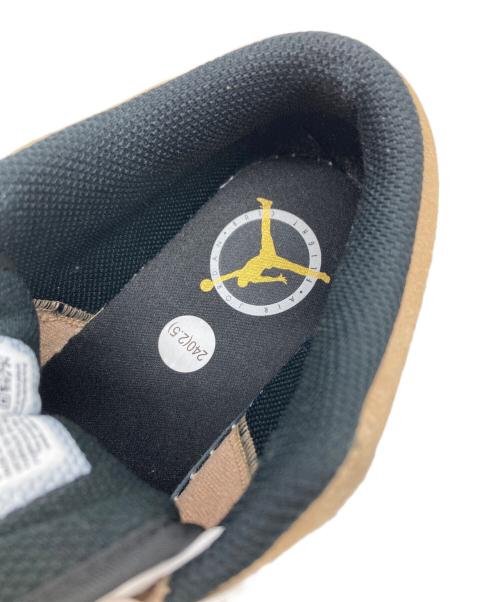 NIKE（ナイキ）NIKE (ナイキ) GS Air Jordan 1 Low SE ベージュ×ホワイト サイズ:24cmの古着・服飾アイテム
