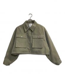 Ameri（アメリ）の古着「EMBOSS SHORT ARMY LIKE JACKET」｜カーキ