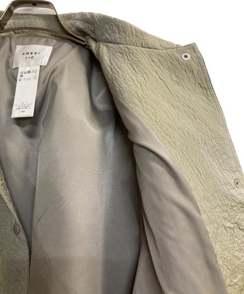 Ameri（アメリ）AMERI (アメリ) EMBOSS SHORT ARMY LIKE JACKET カーキ サイズ:Fの古着・服飾アイテム