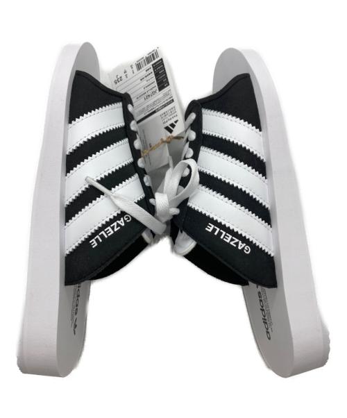 adidas（アディダス）adidas (アディダス) サンダル ブラック×ホワイト サイズ:US6 未使用品の古着・服飾アイテム