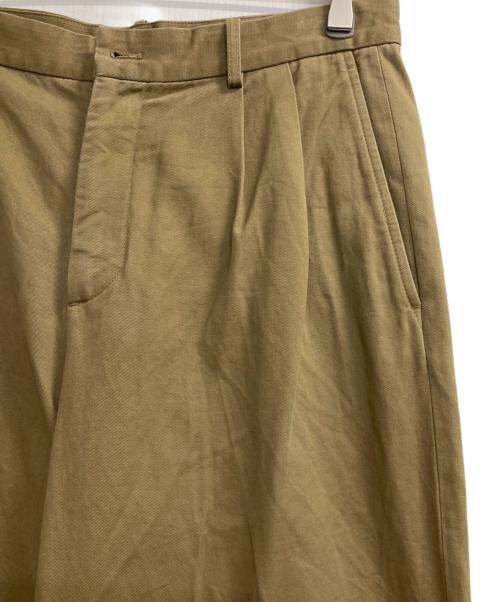 maison kitsune（メゾンキツネ）maison kitsune (メゾンキツネ) Relaxed Pleated Pants ベージュ サイズ:40の古着・服飾アイテム