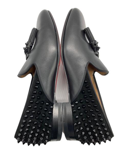 Christian Louboutin（クリスチャン・ルブタン）Christian Louboutin (クリスチャン・ルブタン) スパイクスタッズタッセルローファー ブラック サイズ:40の古着・服飾アイテム