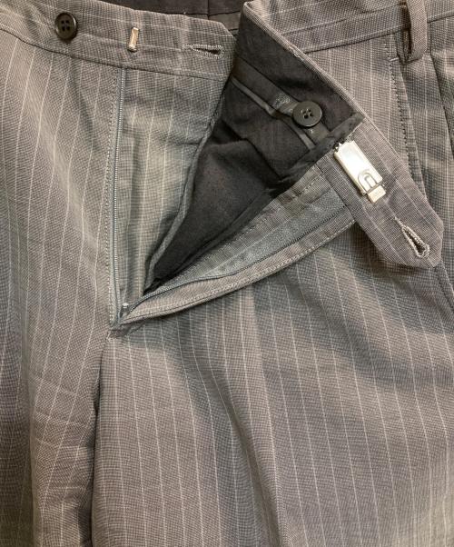 VERSACE COLLECTION（ヴェルサーチ コレクション）VERSACE COLLECTION (ヴェルサーチ コレクション) ストライプ2Bスーツ グレー サイズ:52の古着・服飾アイテム