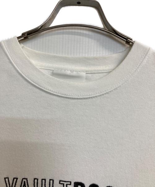 vault room（ボルトルーム）VAULT ROOM (ボルトルーム) ロゴ刺繍Tシャツ ホワイト サイズ:ＸＬの古着・服飾アイテム
