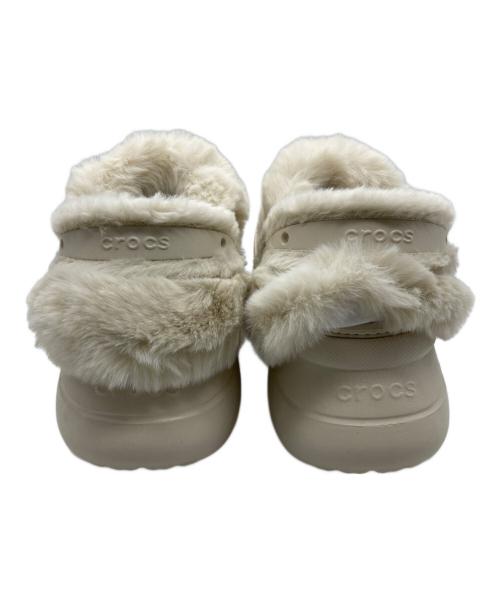 crocs（クロックス）crocs (クロックス) ストンプラインドクロッグ サンダル アイボリー サイズ:26cmの古着・服飾アイテム