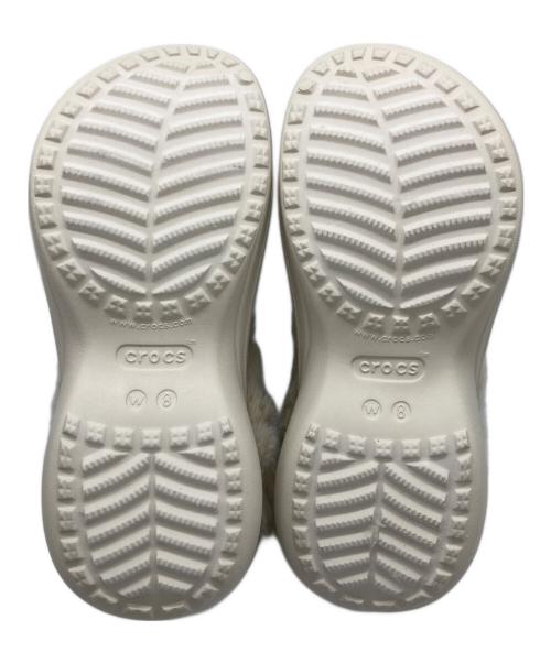 crocs（クロックス）crocs (クロックス) ストンプラインドクロッグ サンダル アイボリー サイズ:26cmの古着・服飾アイテム