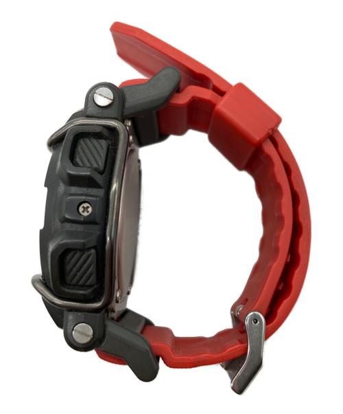 CASIO（カシオ）CASIO (カシオ) デジタルウォッチ レッド×ブラックの古着・服飾アイテム