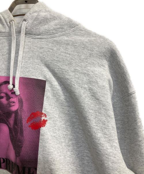 SUPREME（シュプリーム）SUPREME (シュプリーム) Kate Moss Hooded Sweatshirt グレー サイズ:Ｌの古着・服飾アイテム