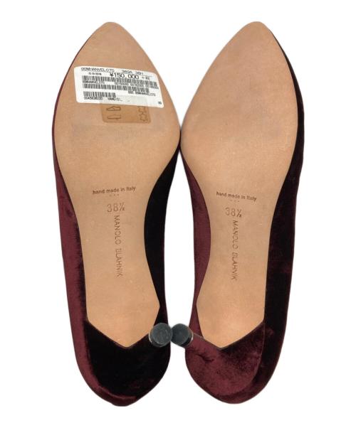 Manolo Blahnik（マノロブラニク）Manolo Blahnik (マノロブラニク) HANGISI ビジュー付きベロアパンプス ボルドー サイズ:381/2の古着・服飾アイテム