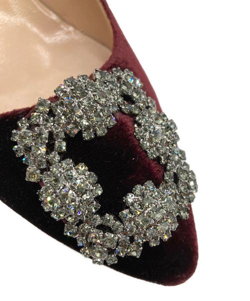 Manolo Blahnik（マノロブラニク）Manolo Blahnik (マノロブラニク) HANGISI ビジュー付きベロアパンプス ボルドー サイズ:381/2の古着・服飾アイテム