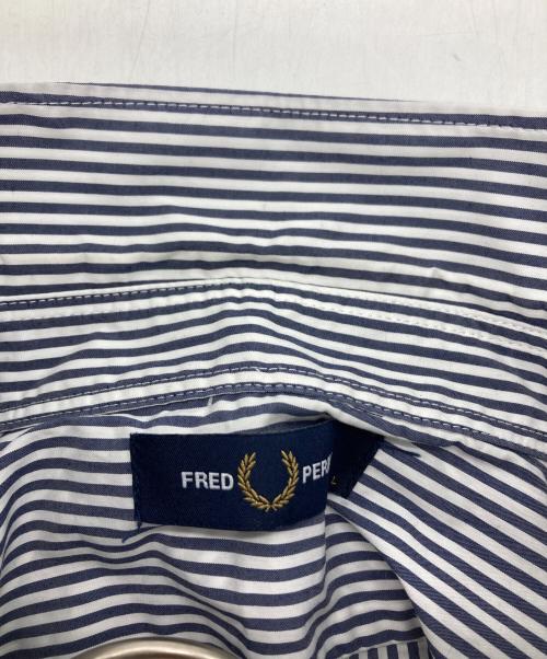 FRED PERRY（フレッドペリー）FRED PERRY (フレッドペリー) S/Sブロードストライプブロック配色シャツ ネイビー サイズ:Ｌの古着・服飾アイテム