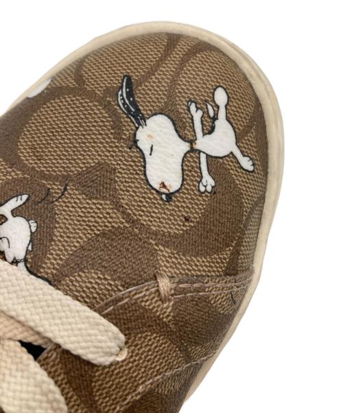 COACH（コーチ）COACH (コーチ) PEANUTS (ピーナッツ) シグネチャースヌーピースニーカー ブラウン サイズ:US8Dの古着・服飾アイテム