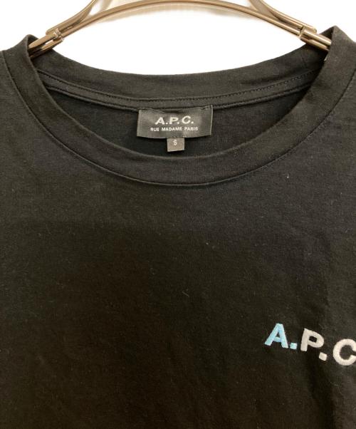 A.P.C.（アーペーセー）A.P.C. (アーペーセー) 刺繍ロゴクルーネックTee ブラック サイズ:Sの古着・服飾アイテム