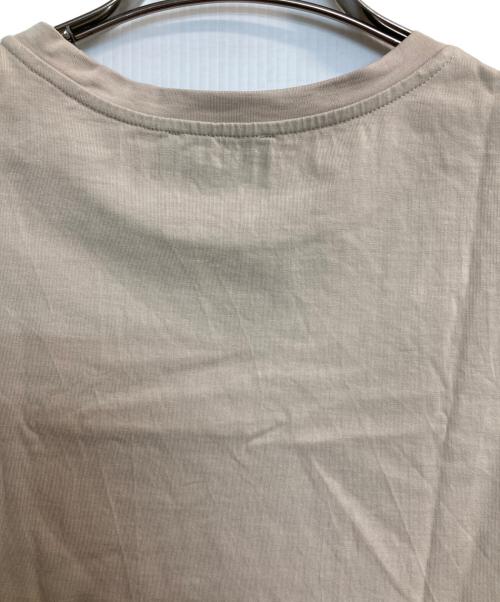 A.P.C.（アーペーセー）A.P.C. (アーペーセー) 刺繍ポケットTee ベージュ サイズ:ＸＳの古着・服飾アイテム