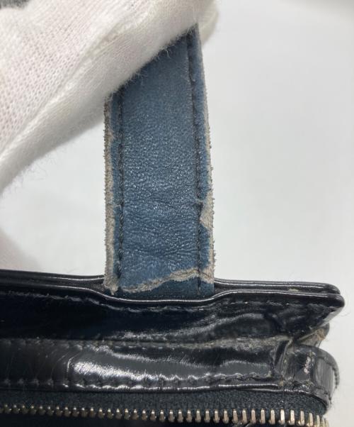 CHANEL（シャネル）CHANEL (シャネル) ココマークエナメルショルダーバッグ ブラックの古着・服飾アイテム