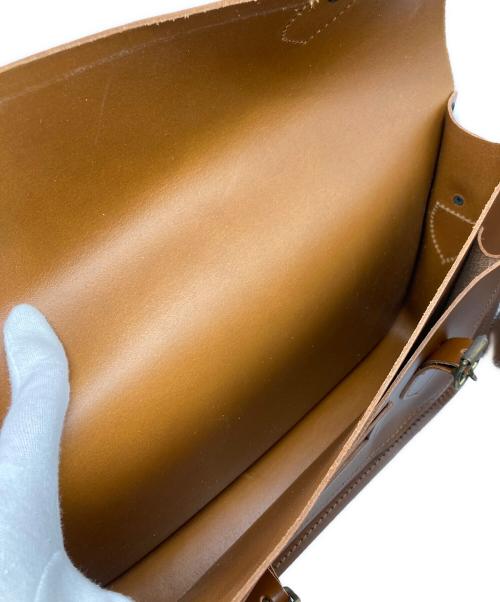 the cambridge satchel company（ケンブリッチサッチェルカンパニー）THE Cambridge satchel company (ケンブリッチサッチェルカンパニー) レザーメッセンジャーバッグ ブラウンの古着・服飾アイテム