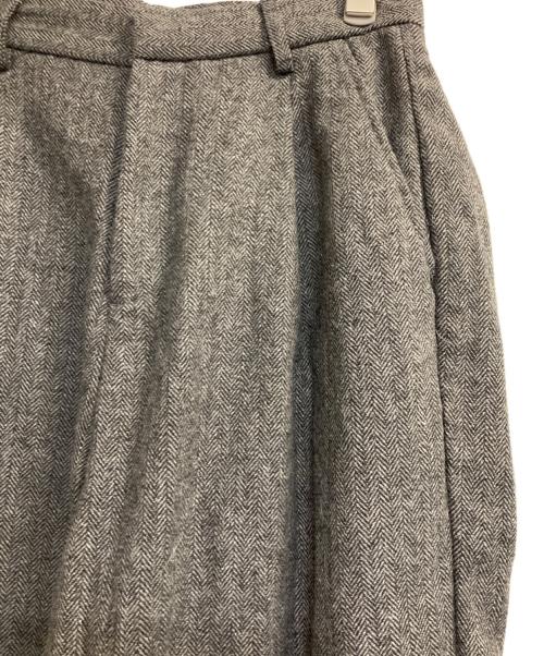 masonprince（メゾンプリンス）masonprince (メゾンプリンス) コットンヘリンボーンタックパンツ グレー サイズ:3の古着・服飾アイテム