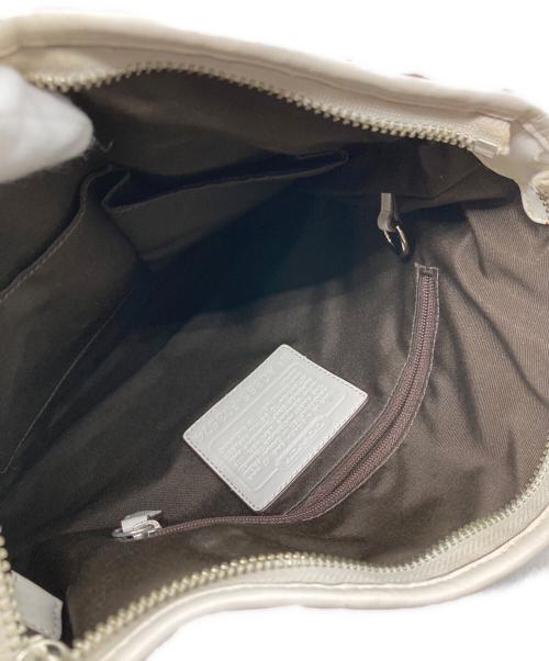 COACH（コーチ）COACH (コーチ) シグネチャーショルダーバッグ ベージュ×ホワイトの古着・服飾アイテム