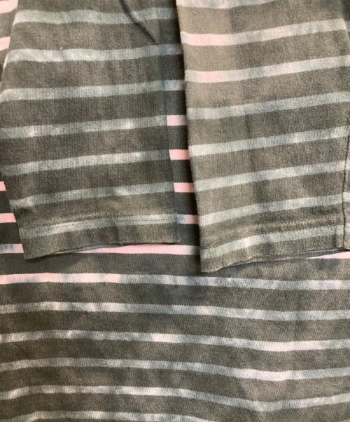 stussy（ステューシー）stussy (ステューシー) Bleach Stripe L/S Crew グレー×ピンク サイズ:Mの古着・服飾アイテム