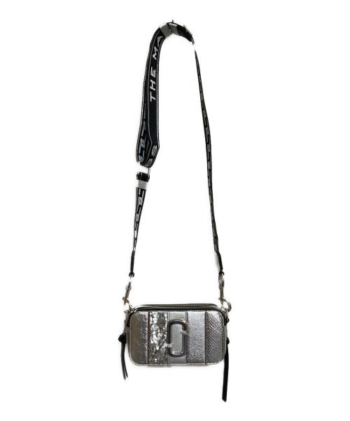MARC JACOBS（マークジェイコブス）MARC JACOBS (マークジェイコブス) スパンコールカメラショルダーバッグ シルバーの古着・服飾アイテム