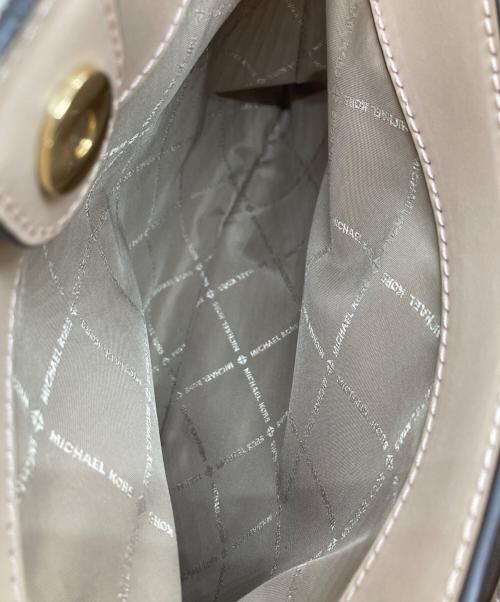 MICHAEL KORS（マイケルコース）MICHAEL KORS (マイケルコース) ニコル ラージ ショルダー トート ホワイトの古着・服飾アイテム