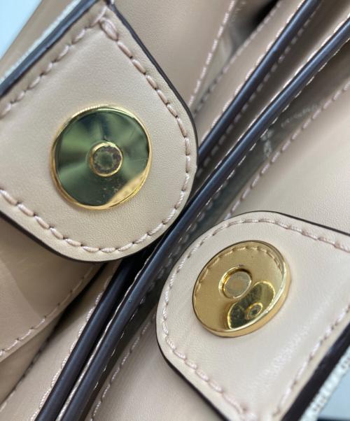 MICHAEL KORS（マイケルコース）MICHAEL KORS (マイケルコース) ニコル ラージ ショルダー トート ホワイトの古着・服飾アイテム