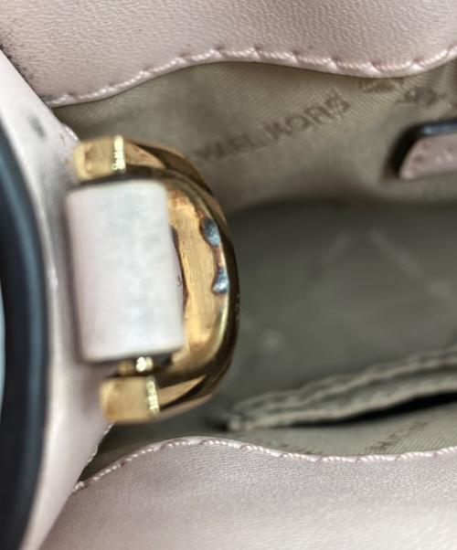MICHAEL KORS（マイケルコース）MICHAEL KORS (マイケルコース) ミニクロスボディバッグ ピンクの古着・服飾アイテム