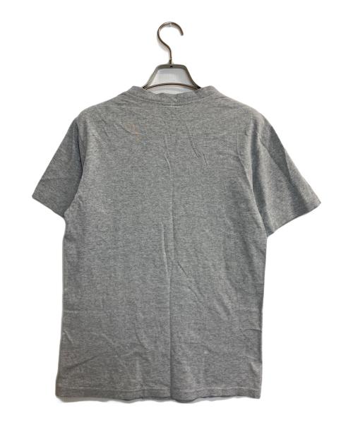 stussy（ステューシー）stussy (ステューシー) ステッチロゴTシャツ グレー×オレンジ サイズ:Sの古着・服飾アイテム