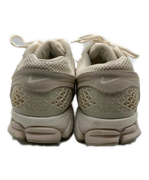 NIKE（ナイキ）NIKE (ナイキ) Zoom Vomero 5 Light Orewood Brown ベージュ サイズ:26.5ｃｍの古着・服飾アイテム