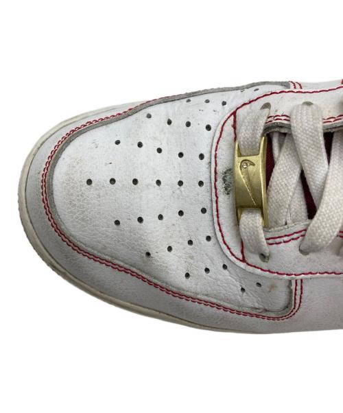 NIKE（ナイキ）NIKE (ナイキ) AIR FORCE 1 07/ローカットスニーカー レッド×ホワイト サイズ:US8の古着・服飾アイテム