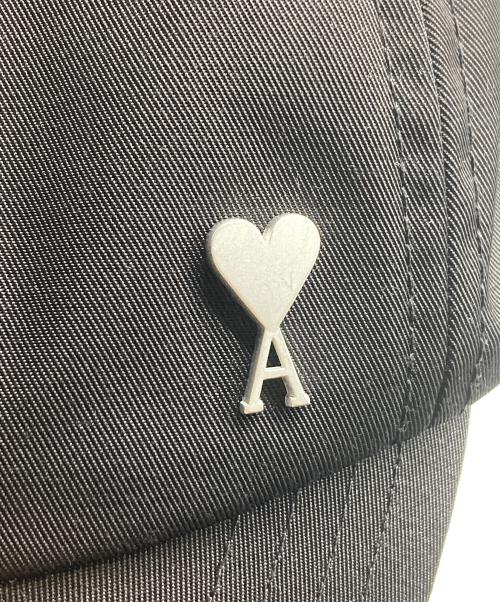 AMI Alexandre Mattiussi（アミアレクサンドルマテュッシ）AMI Alexandre Mattiussi (アミアレクサンドルマテュッシ) AMI DE COEUR キャップ ブラックの古着・服飾アイテム
