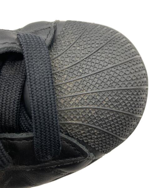 adidas（アディダス）adidas (アディダス) スニーカー ブラック サイズ:US5.5の古着・服飾アイテム