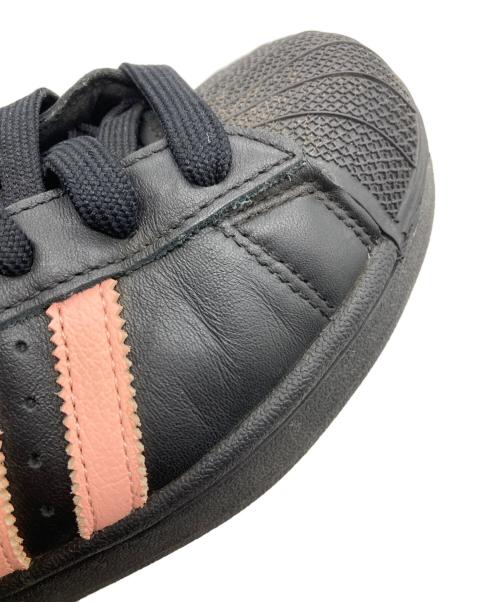 adidas（アディダス）adidas (アディダス) スニーカー ブラック サイズ:US5.5の古着・服飾アイテム