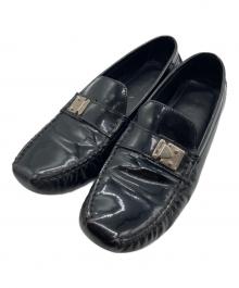 LOUIS VUITTON（ルイ ヴィトン）の古着「パテントレザードライビングシューズ」｜ブラック