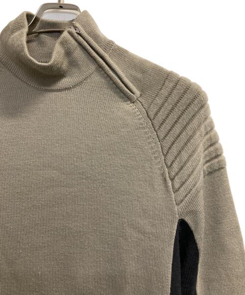 adidas（アディダス）adidas (アディダス) PORSCHE DESIGN SPORT ハイネックラグランデザインニット ベージュ サイズ:Ｍの古着・服飾アイテム