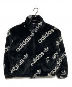 adidasアディダス）の古着「ロゴフェイクファージャケット」｜ブラック×ホワイト