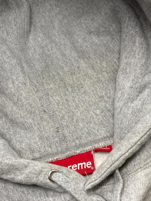SUPREME（シュプリーム）Supreme (シュプリーム) 17SS Sleeve Arc Hooded Sweatshirt グレー×レッド サイズ:Ｍの古着・服飾アイテム