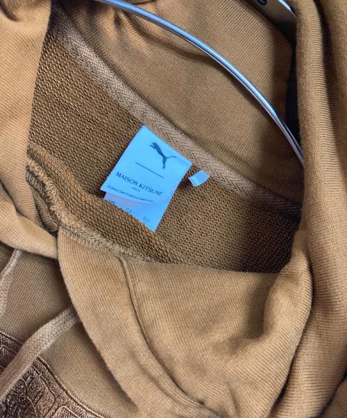PUMA（プーマ）PUMA (プーマ) MAISON KITSUNE (メゾンキツネ) コラボロゴプルオーバーパーカー ブラウン サイズ:Ｍの古着・服飾アイテム
