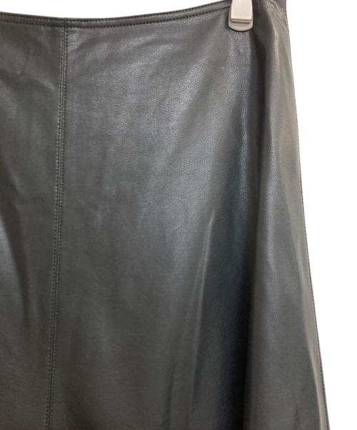 Spick and Span（スピック＆スパン）Spick and Span (スピック＆スパン) フェイクレザーフレアスカート ブラック サイズ:記載なしの古着・服飾アイテム