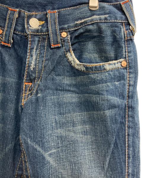 TRUE RELIGION（トゥルー レリジョン）TRUE RELIGION (トゥルー レリジョン) フレアダメージデニムパンツ インディゴ サイズ:Ｗ30×Ｌ33の古着・服飾アイテム
