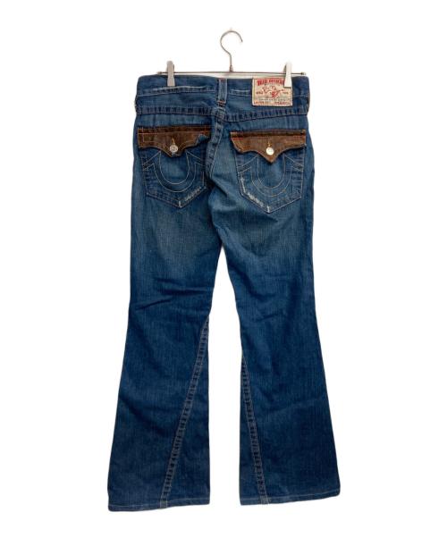 TRUE RELIGION（トゥルー レリジョン）TRUE RELIGION (トゥルー レリジョン) フレアダメージデニムパンツ インディゴ サイズ:Ｗ30×Ｌ33の古着・服飾アイテム