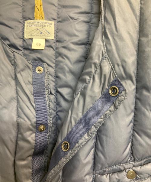 RockyMountainFeatherBed（ロッキーマウンテンフェザーベッド）RockyMountainFeatherBed (ロッキーマウンテンフェザーベッド) ダウンジャケット ネイビー サイズ:36の古着・服飾アイテム