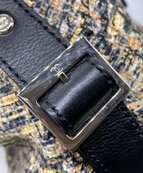 CHANEL（シャネル）CHANEL (シャネル) クローバープレート付 ツイードワンショルダーバッグ ブラック×ベージュの古着・服飾アイテム