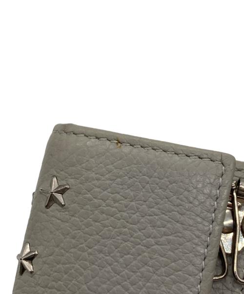 JIMMY CHOO（ジミーチュウ）JIMMY CHOO (ジミーチュウ) キーケース グレーの古着・服飾アイテム