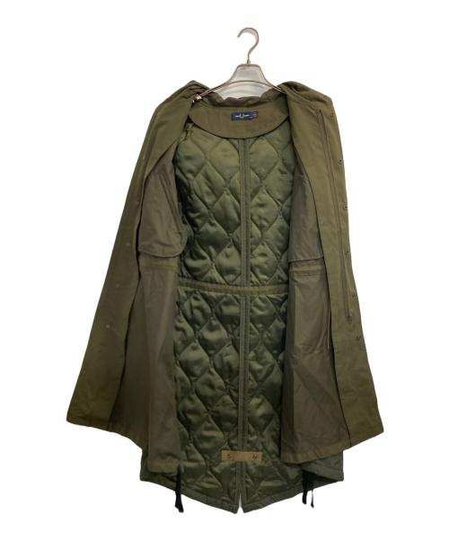 FRED PERRY（フレッドペリー）FRED PERRY (フレッドペリー) キルト ミックス パネル フィッシュテール コート オリーブ サイズ:ＵＫ10の古着・服飾アイテム