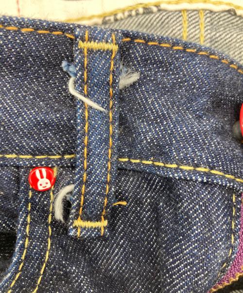 CUNE（キューン）CUNE (キューン) 5連ウサギデニムパンツ インディゴ サイズ:30の古着・服飾アイテム