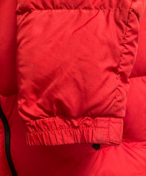 THE NORTH FACE（ザ ノース フェイス）THE NORTH FACE (ザ ノース フェイス) ダウンジャケット ブラック×レッド サイズ:Ｍの古着・服飾アイテム