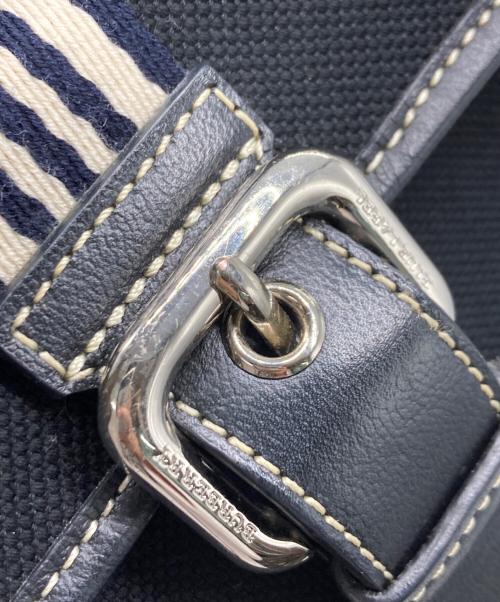 BURBERRY BLUE LABEL（バーバリー ブルー レーベル）BURBERRY BLUE LABEL (バーバリー ブルー レーベル) キャンバスショルダーバッグ ブラックの古着・服飾アイテム