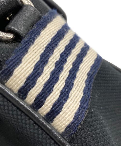 BURBERRY BLUE LABEL（バーバリー ブルー レーベル）BURBERRY BLUE LABEL (バーバリー ブルー レーベル) キャンバスショルダーバッグ ブラックの古着・服飾アイテム